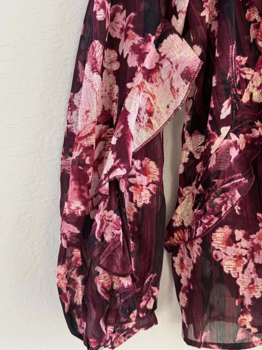 Chenault Floral Ruffle Blouse Burgundy Pink Gold Metallic Size L NWT - Picture 6 of 7